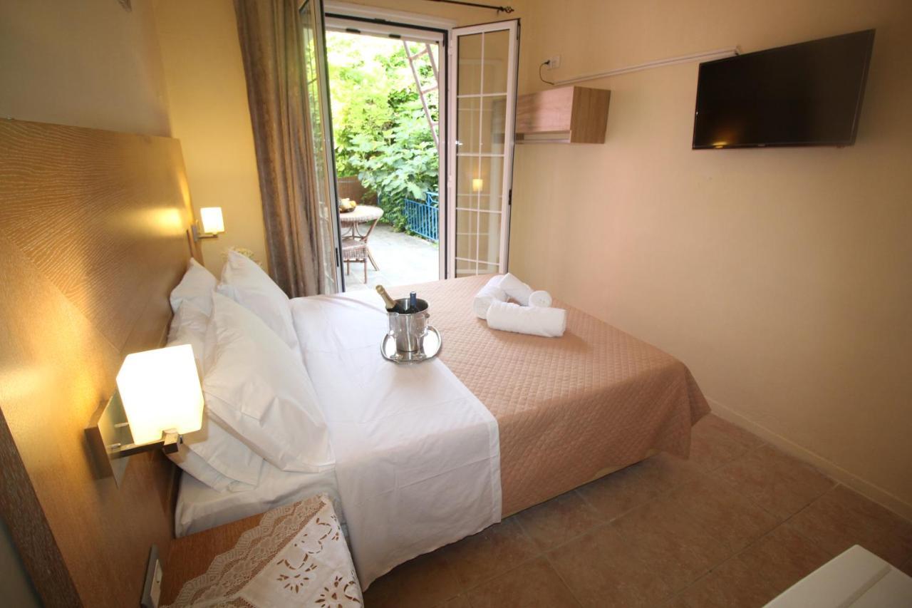 Bed and Breakfast Batis Breeze Perama  Exterior foto